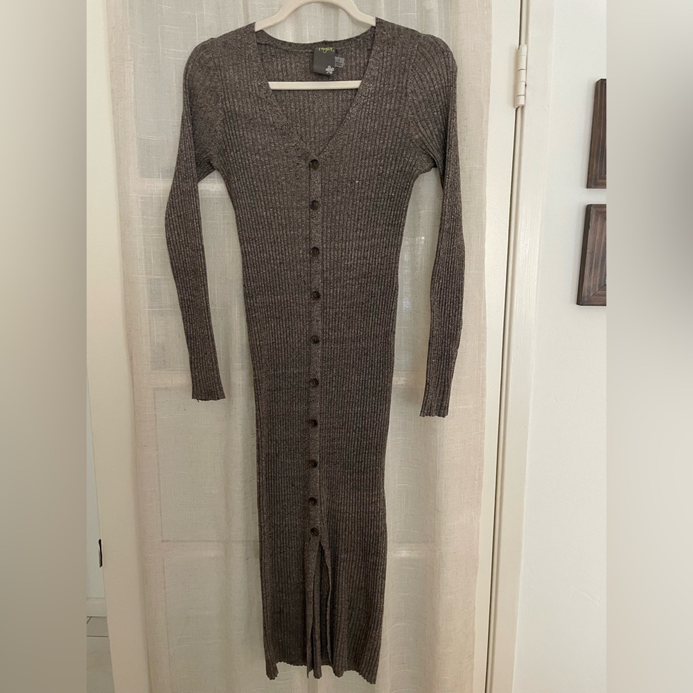 Ribbed sweater midi dress
